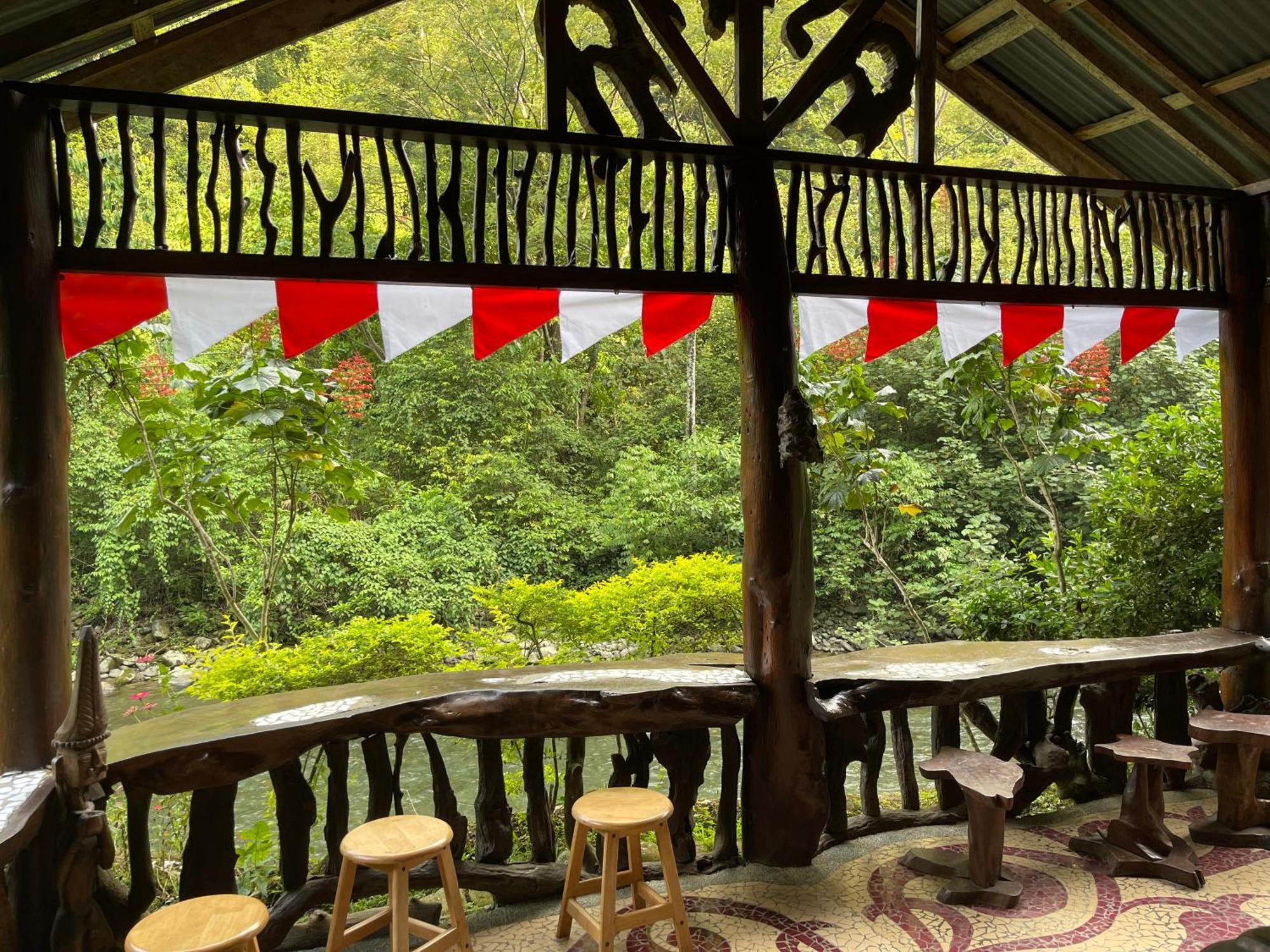 Kupu Kupu Garden Guest House & Cafe 武吉拉旺 外观 照片