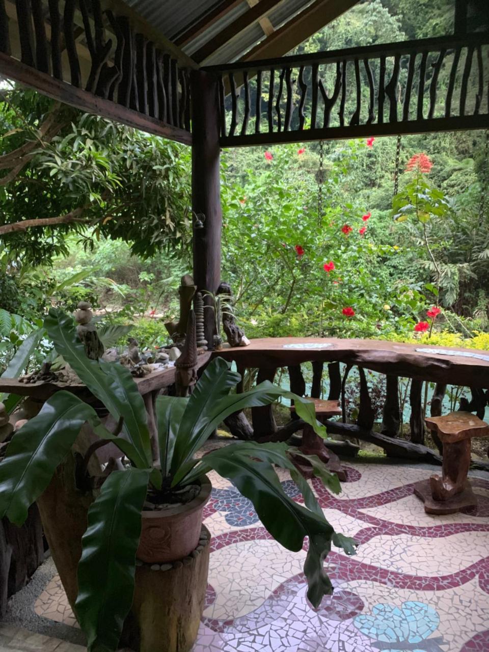 Kupu Kupu Garden Guest House & Cafe 武吉拉旺 外观 照片